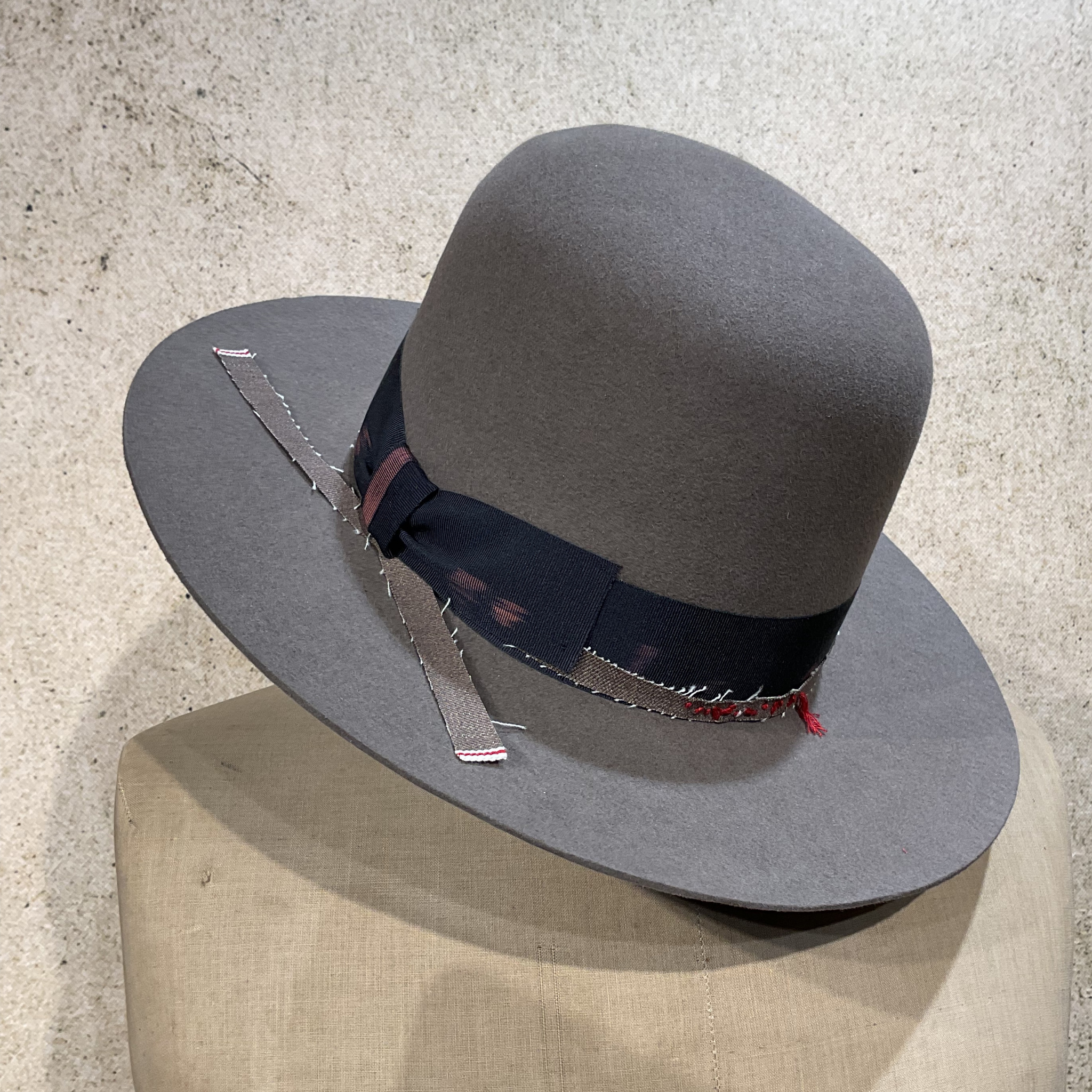 Superduper Geronimo Light Tan