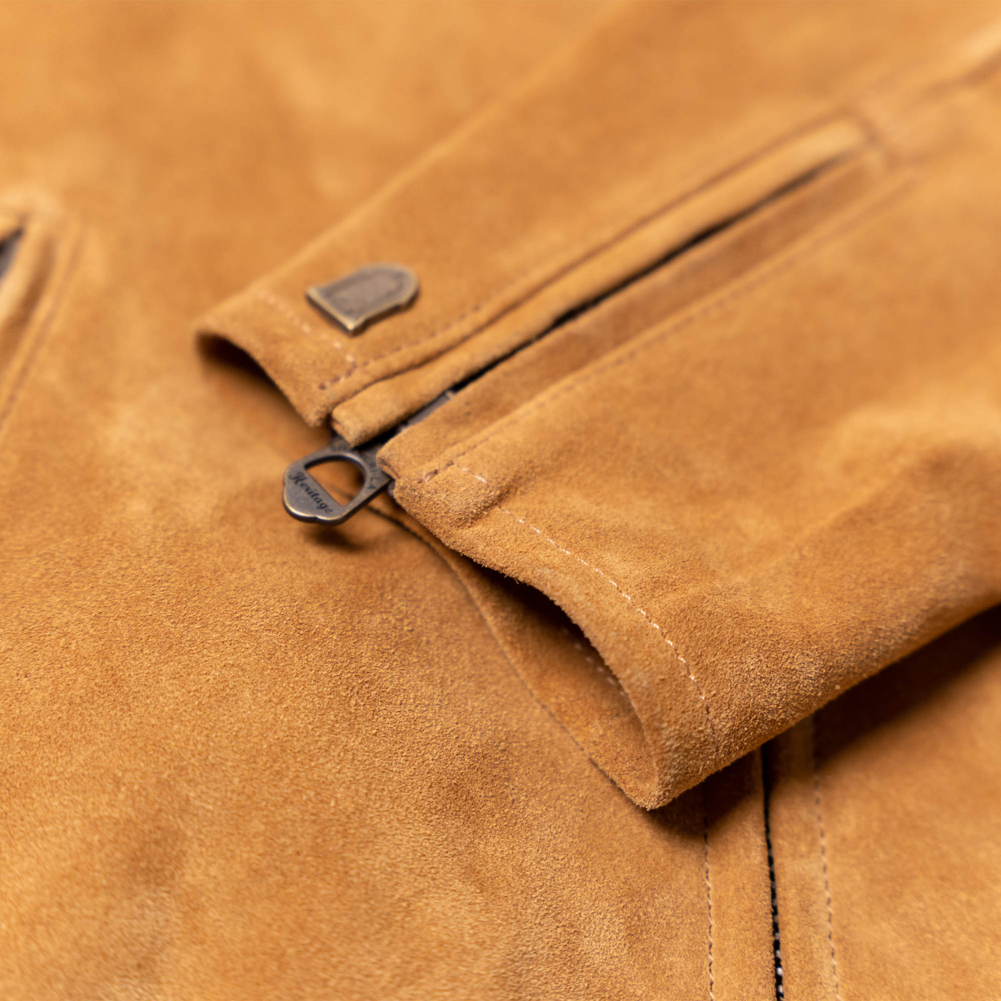 Shangri-la “Varenne” Womańs Fringe Sabbia Suede Jacket